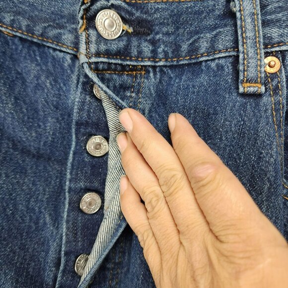 Levis Jeans Mens 38x29 501 Med Wash Cotton Mid Rise Button Fly Classic Straight - Picture 3 of 16
